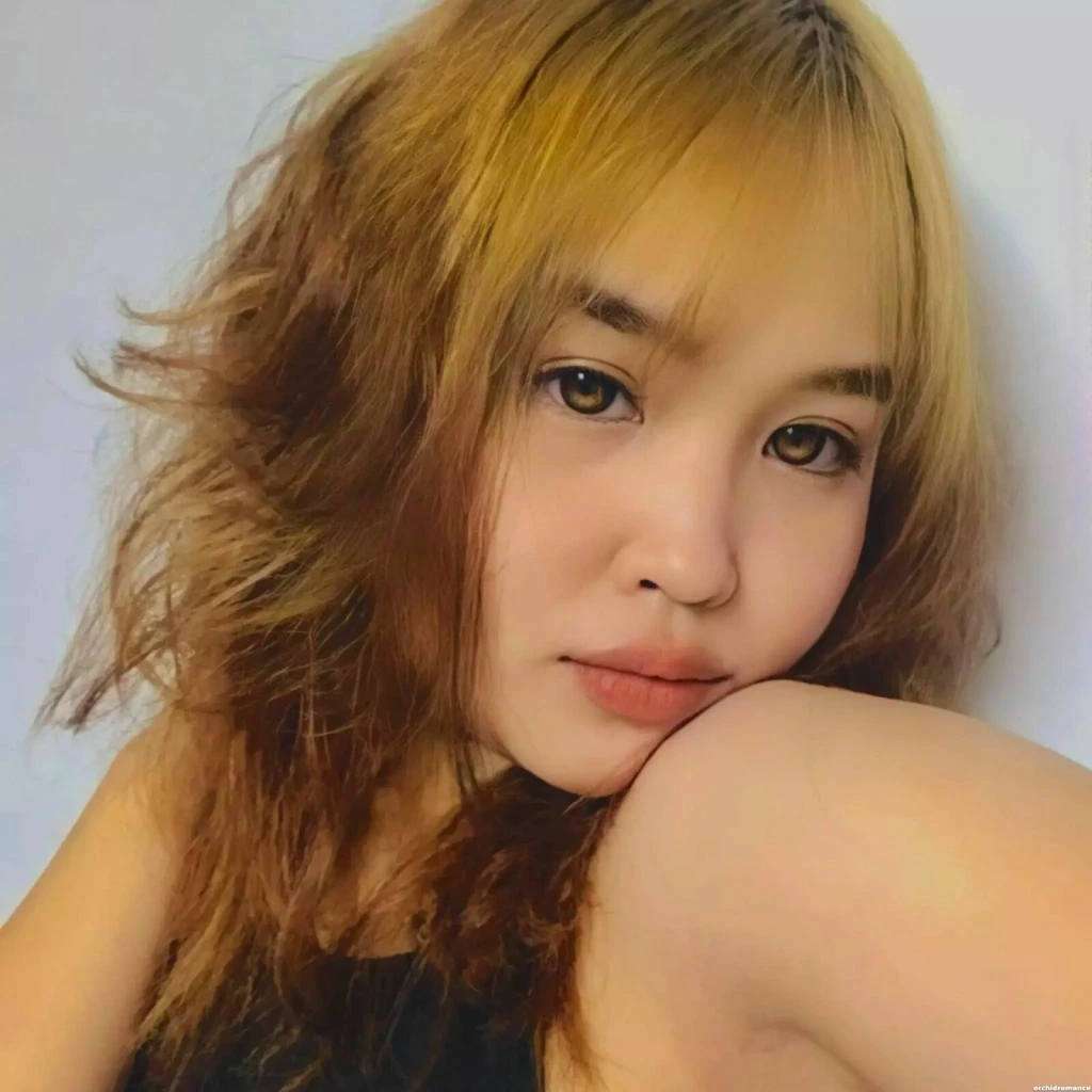 Nhes Profile image 2