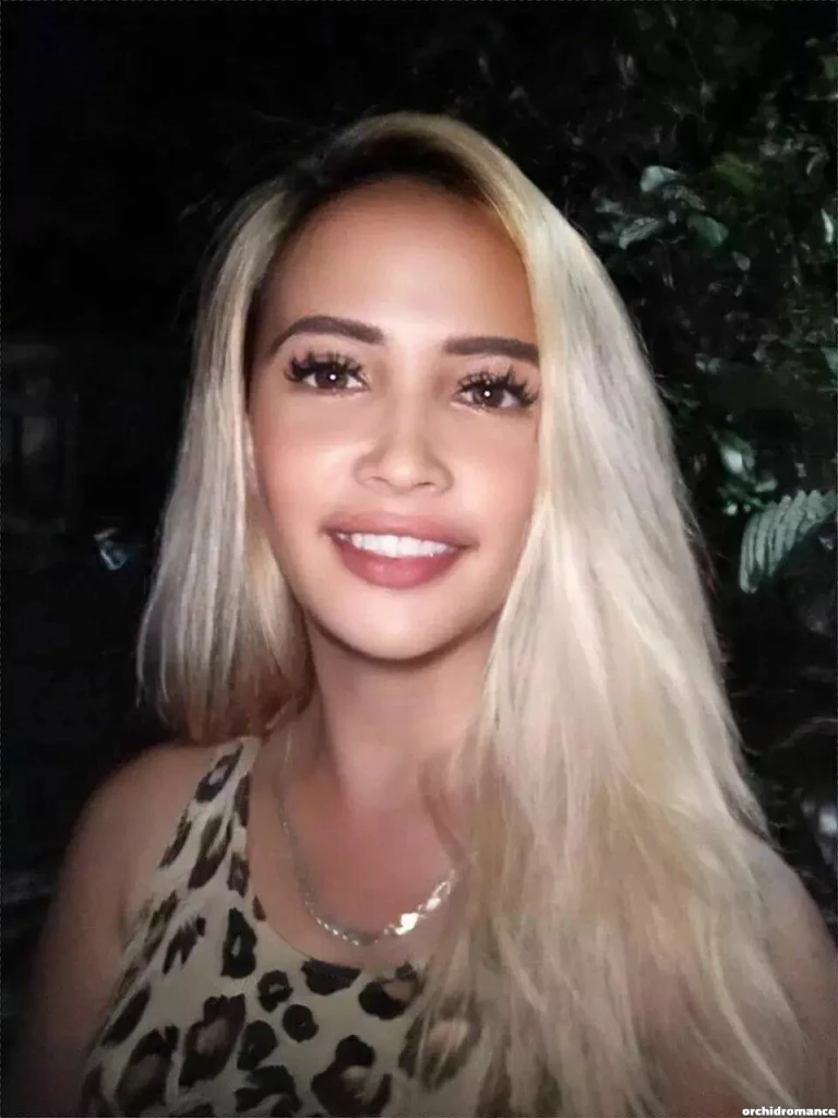 Gladys Profile image 3