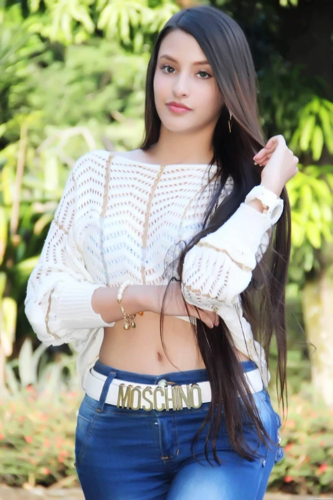 Lara Profile image 2