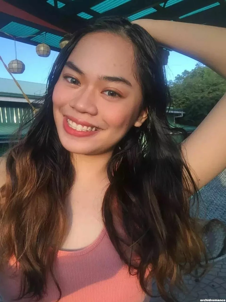 Peachy Profile image 2